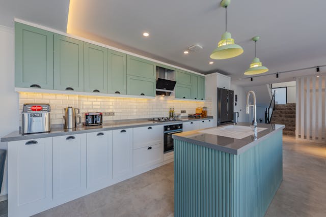 Custom Cabinets: Solving the 5 Most Common Kitchen Design Flaws